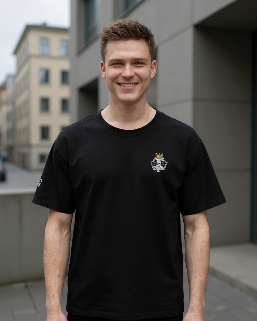 King One — oversized t-skjorte fra Nao Collection